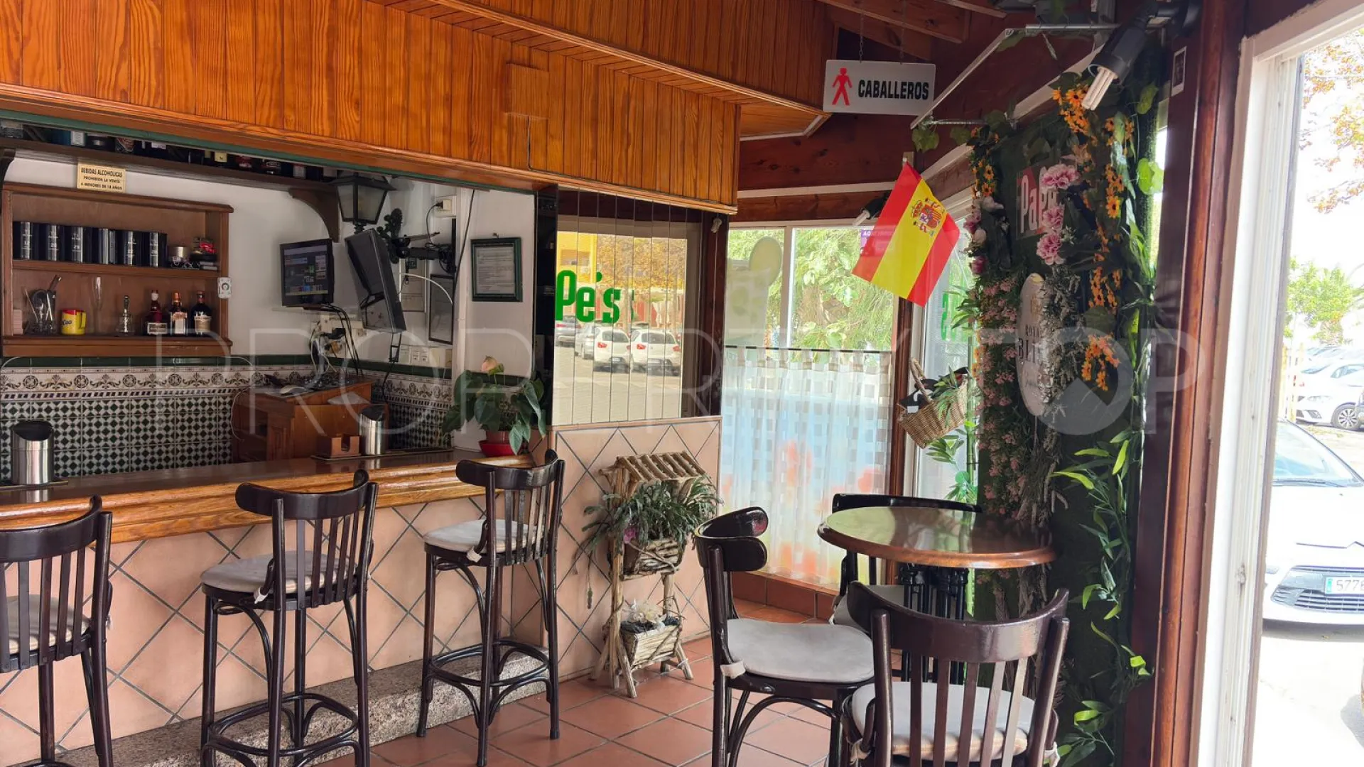 Roquetas de Mar, bar a la venta