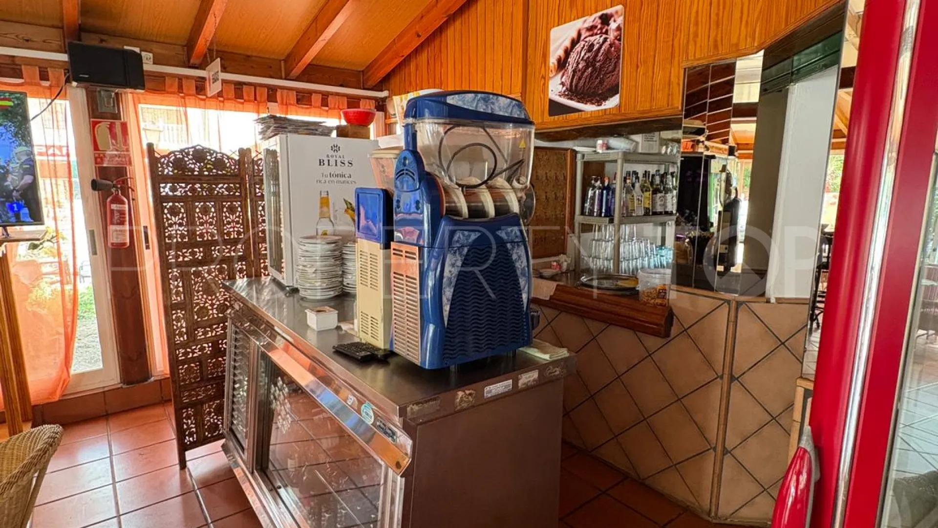 Roquetas de Mar, bar a la venta