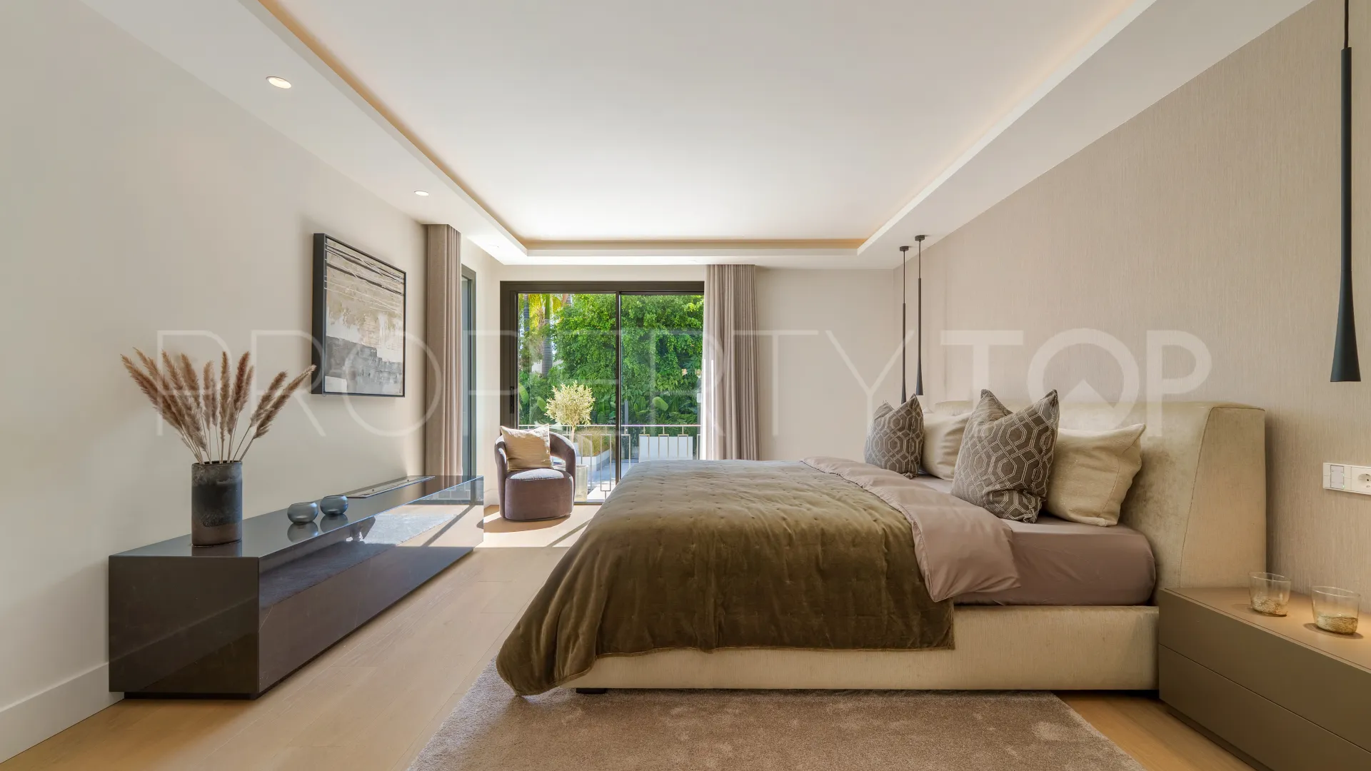 Villa de 5 dormitorios en venta en Las Brisas del Golf