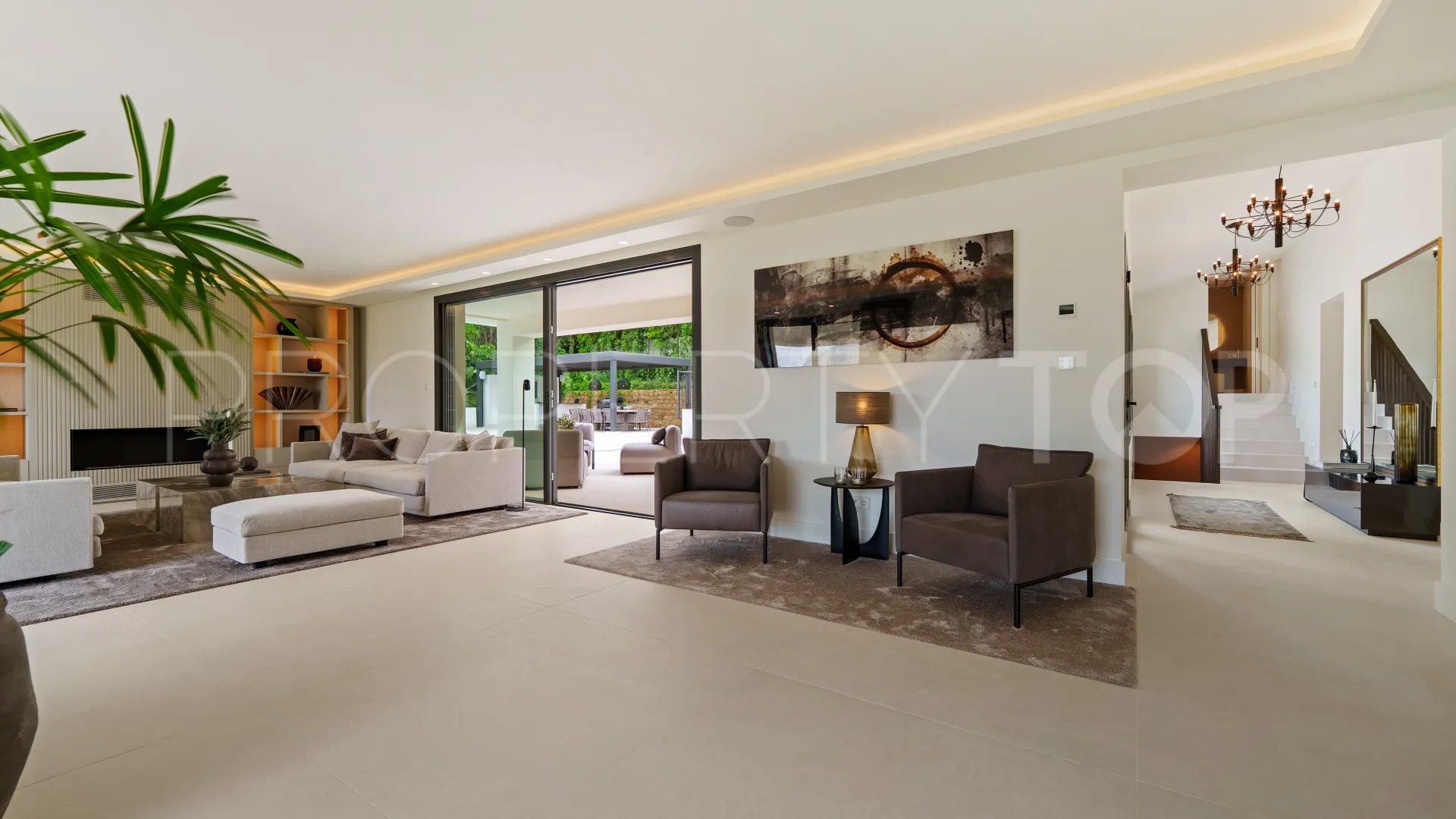 Villa de 5 dormitorios en venta en Las Brisas del Golf