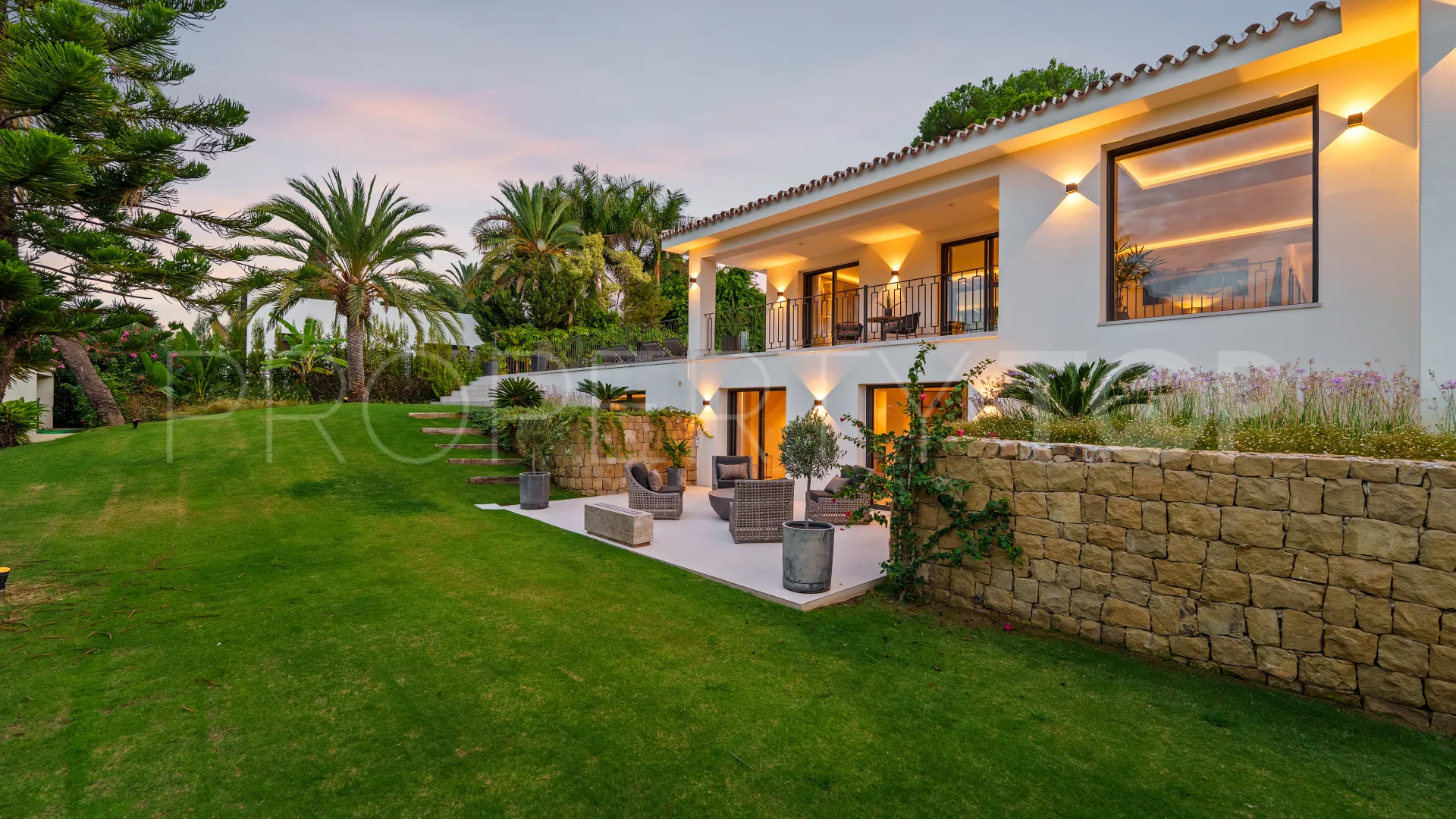 Villa de 5 dormitorios en venta en Las Brisas del Golf