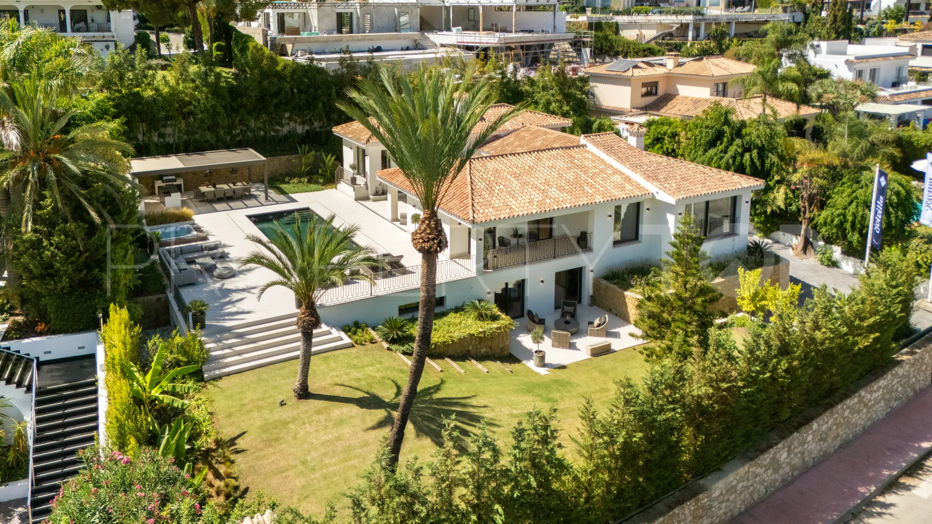 Villa de 5 dormitorios en venta en Las Brisas del Golf