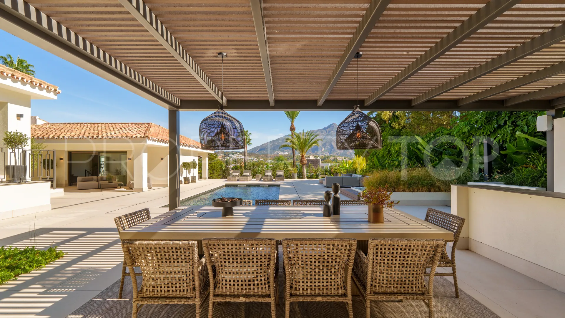 Villa de 5 dormitorios en venta en Las Brisas del Golf