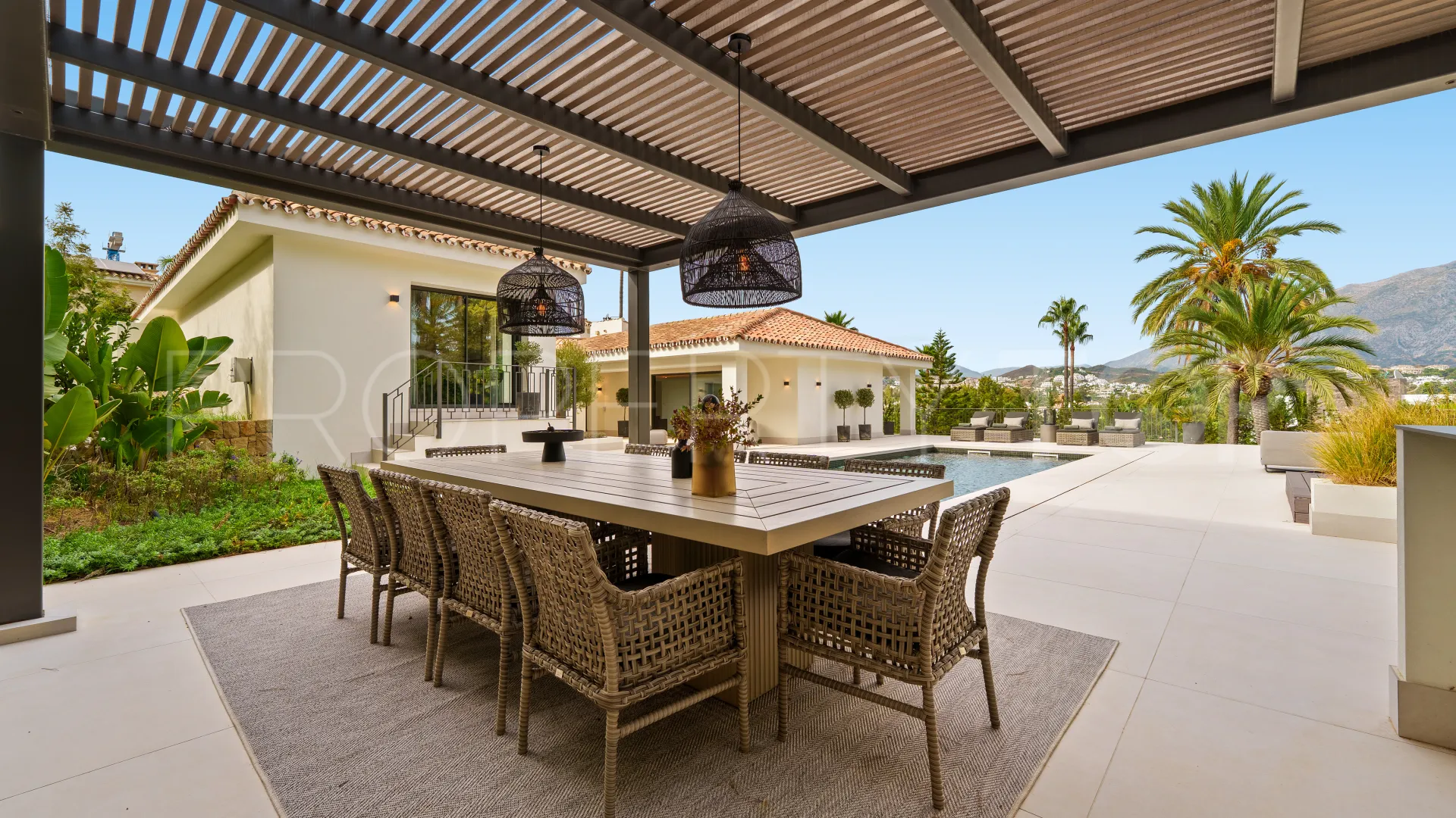 Villa de 5 dormitorios en venta en Las Brisas del Golf