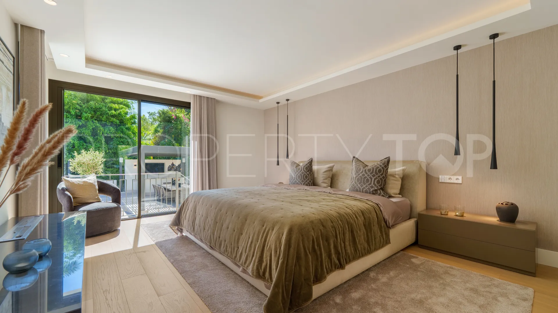 Villa de 5 dormitorios en venta en Las Brisas del Golf