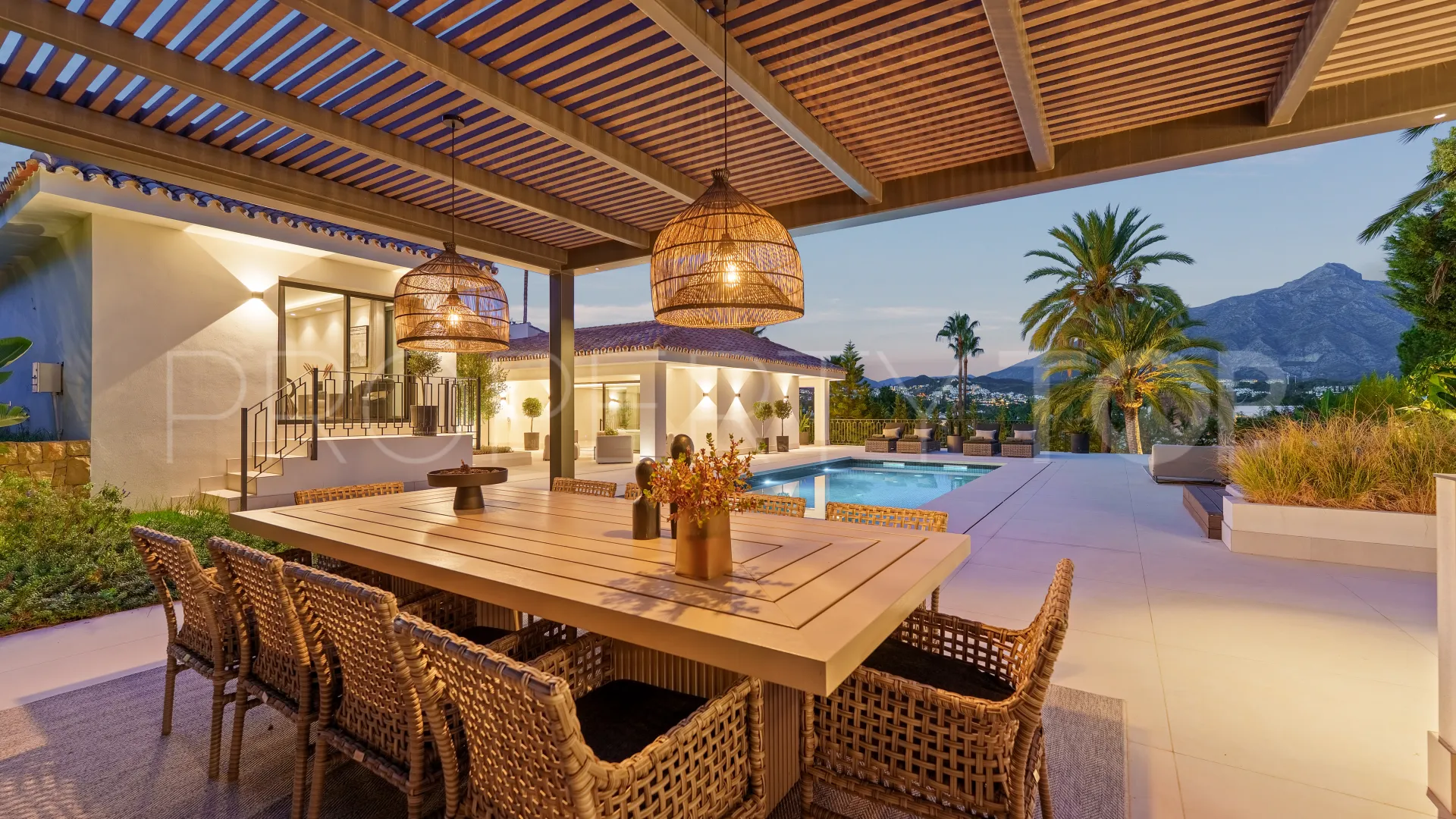 Villa de 5 dormitorios en venta en Las Brisas del Golf