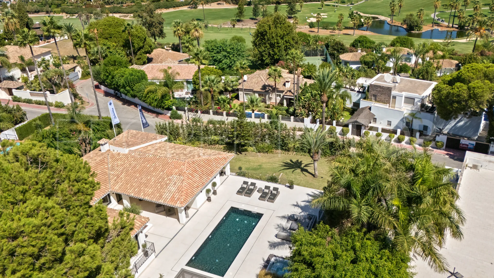Villa de 5 dormitorios en venta en Las Brisas del Golf