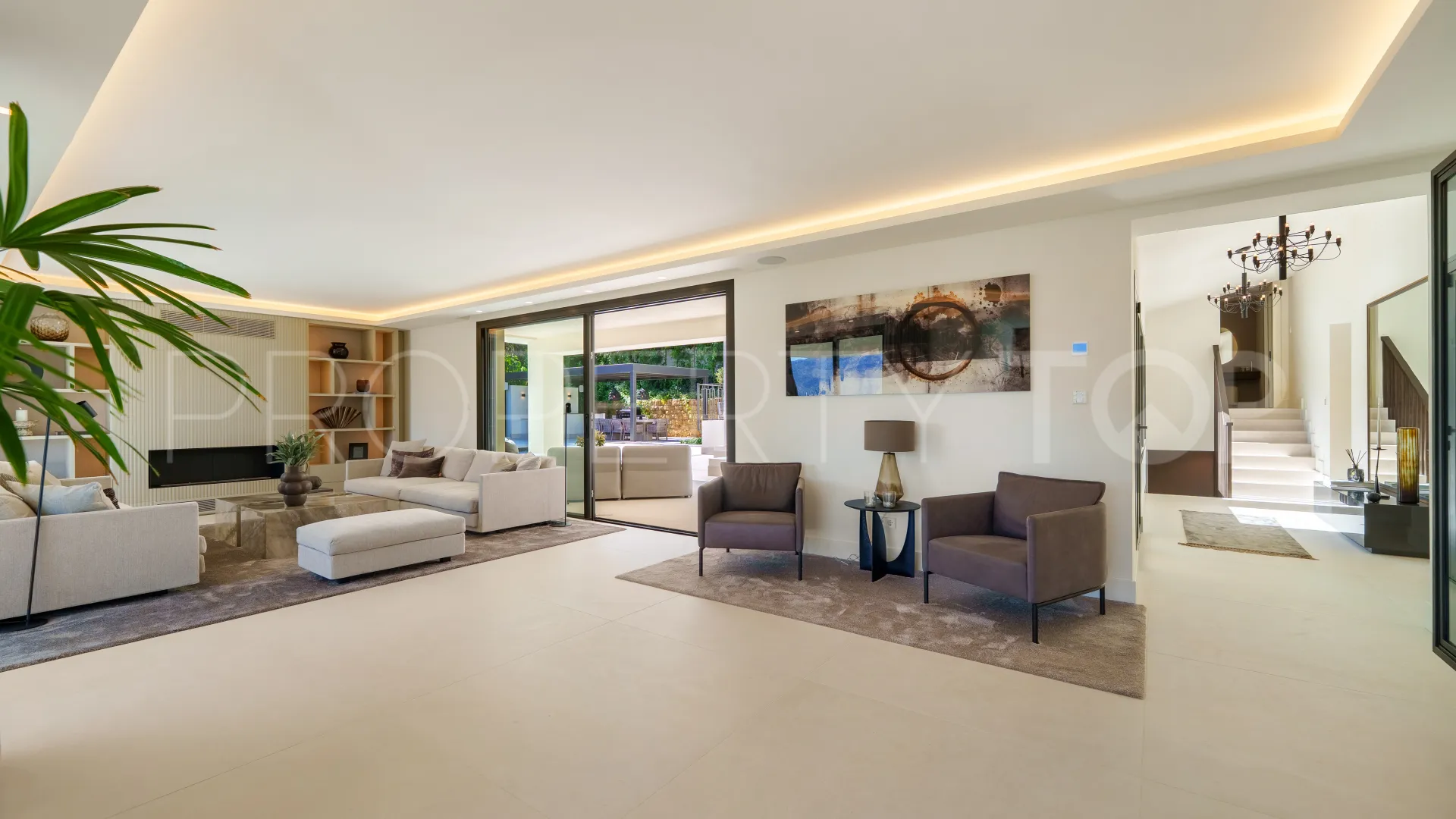 Villa de 5 dormitorios en venta en Las Brisas del Golf