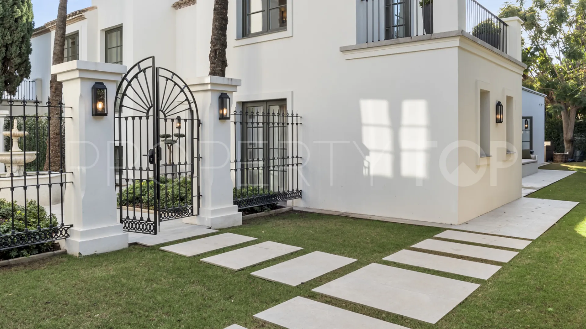 For sale Las Brisas 6 bedrooms villa