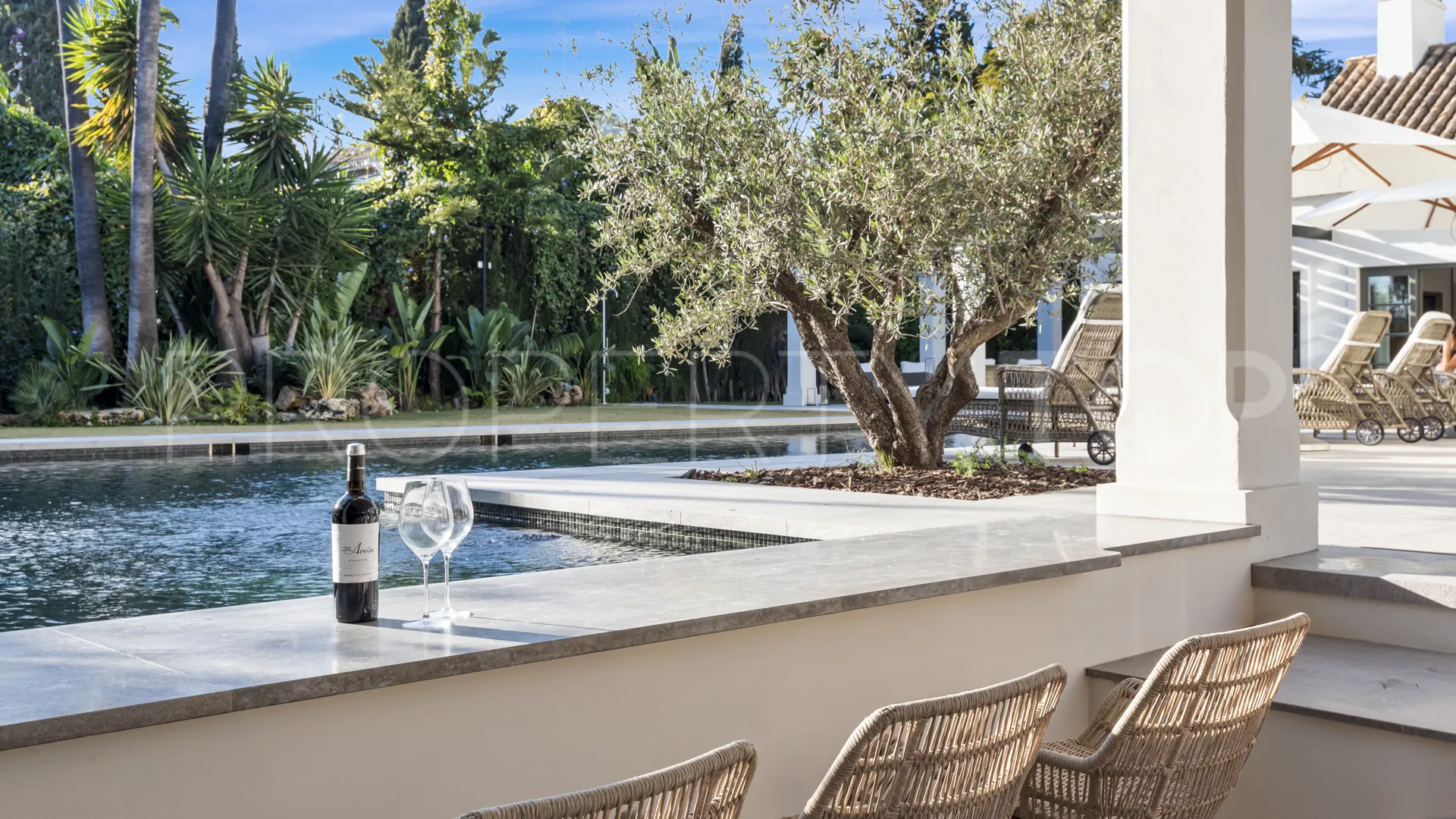 For sale Las Brisas 6 bedrooms villa