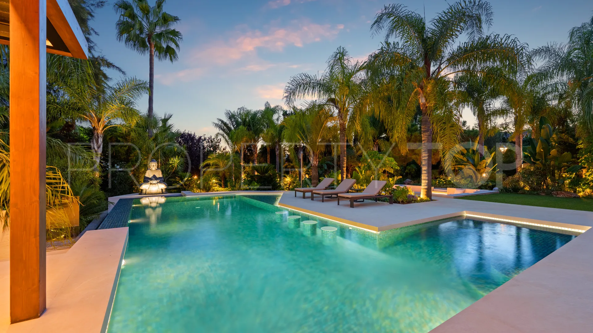 Villa en venta en Las Chapas de 5 dormitorios