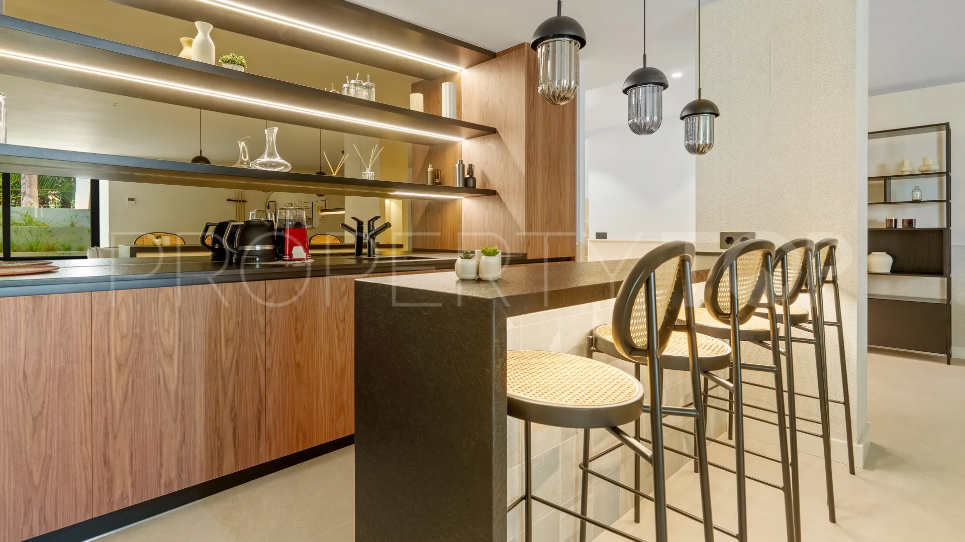 Villa en venta en Las Chapas de 5 dormitorios