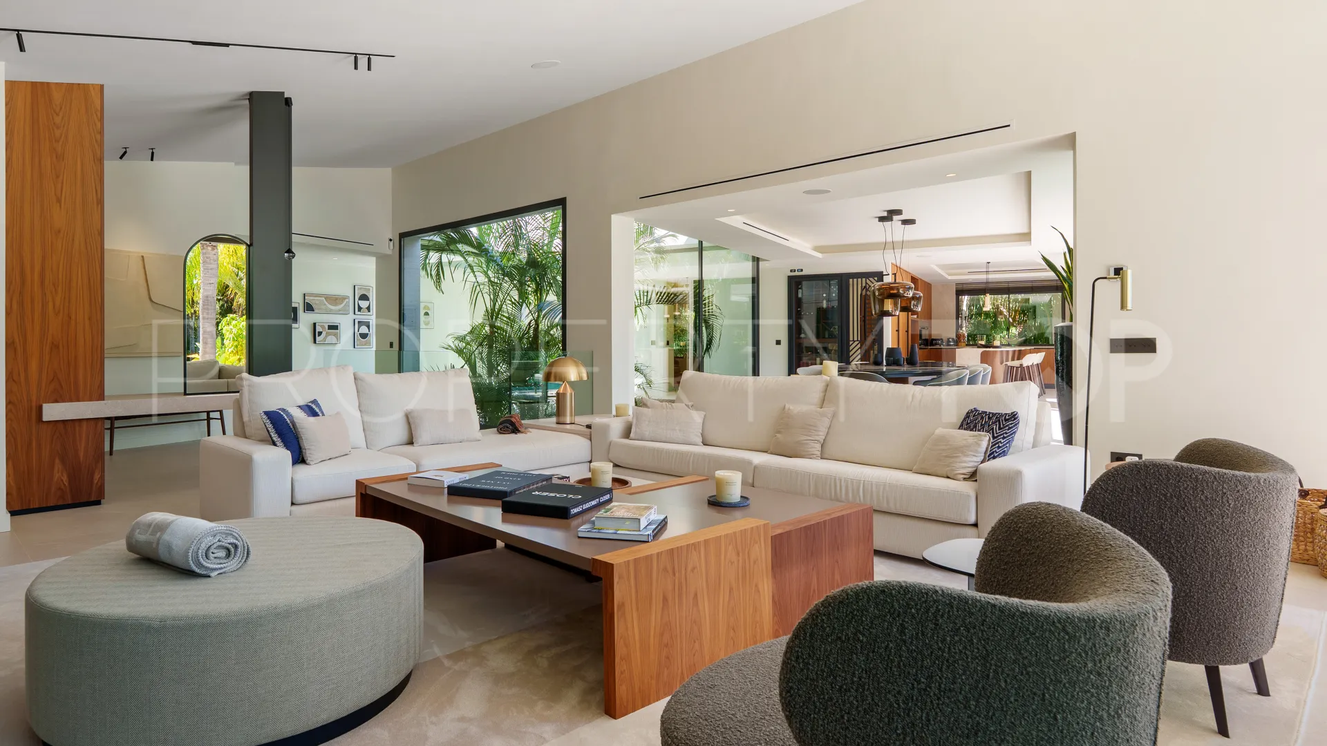 Villa en venta en Las Chapas de 5 dormitorios
