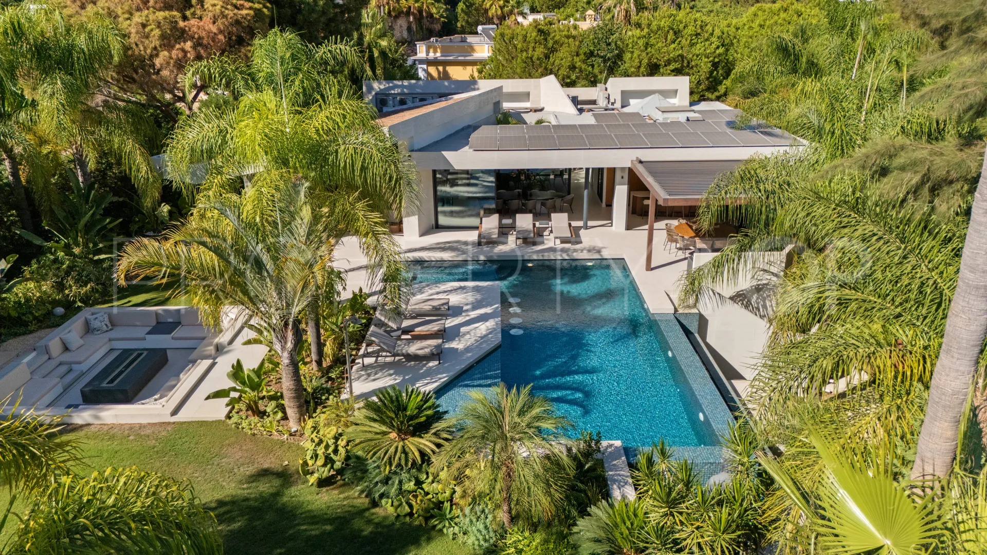 Villa en venta en Las Chapas de 5 dormitorios
