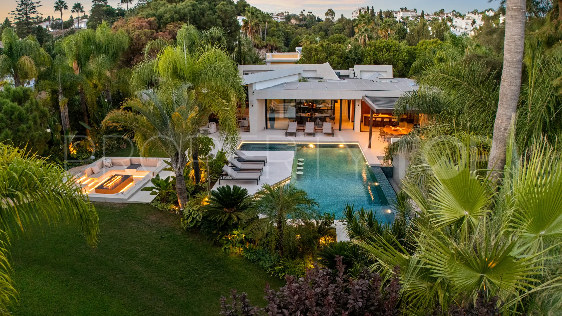 Villa en venta en Las Chapas de 5 dormitorios