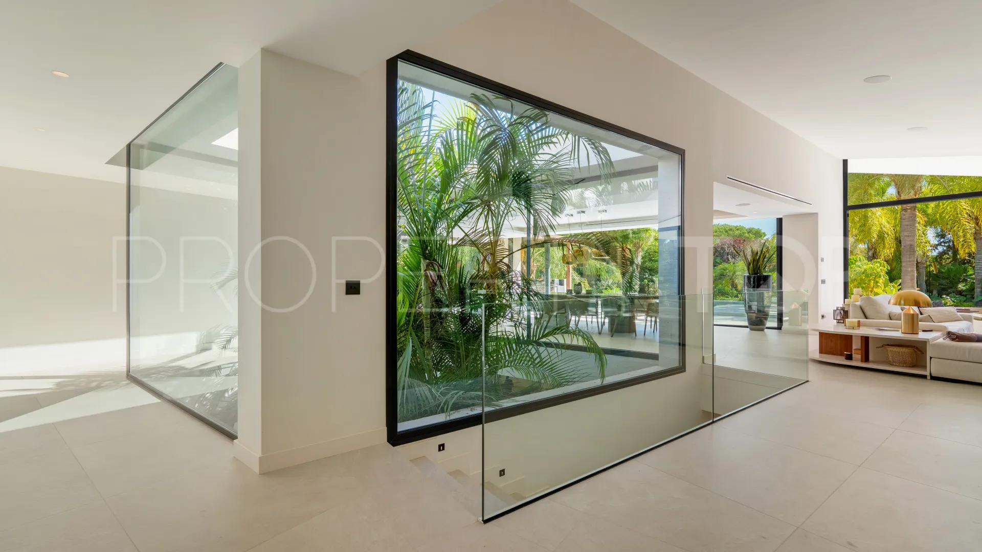 Villa en venta en Las Chapas de 5 dormitorios
