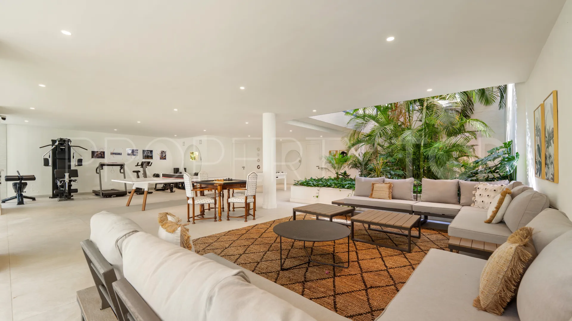 Villa en venta en Las Chapas de 5 dormitorios