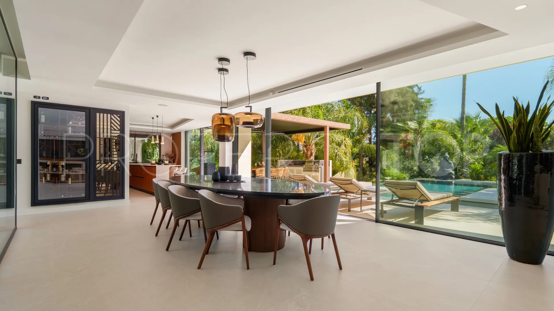 Villa en venta en Las Chapas de 5 dormitorios