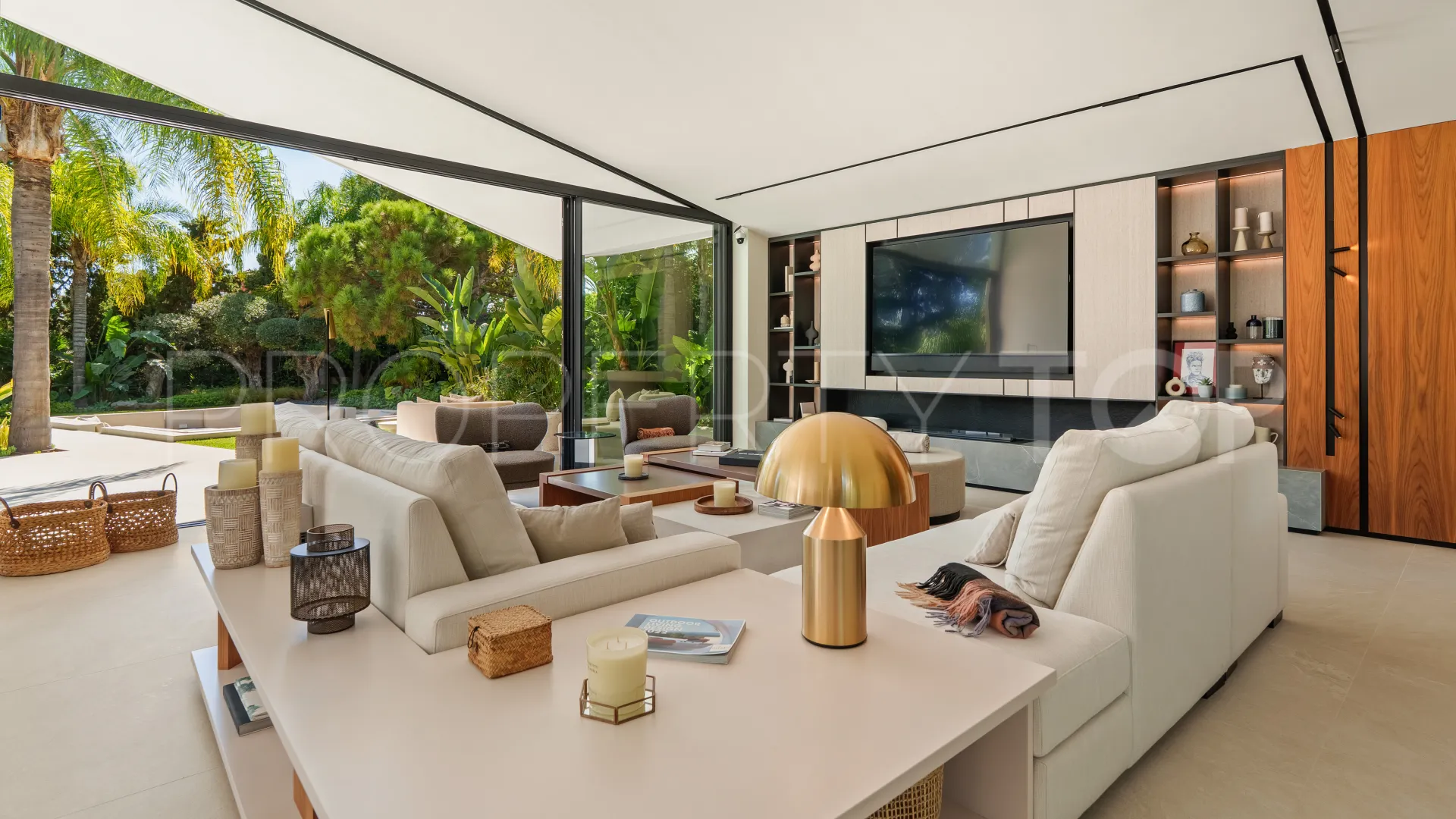 Villa en venta en Las Chapas de 5 dormitorios