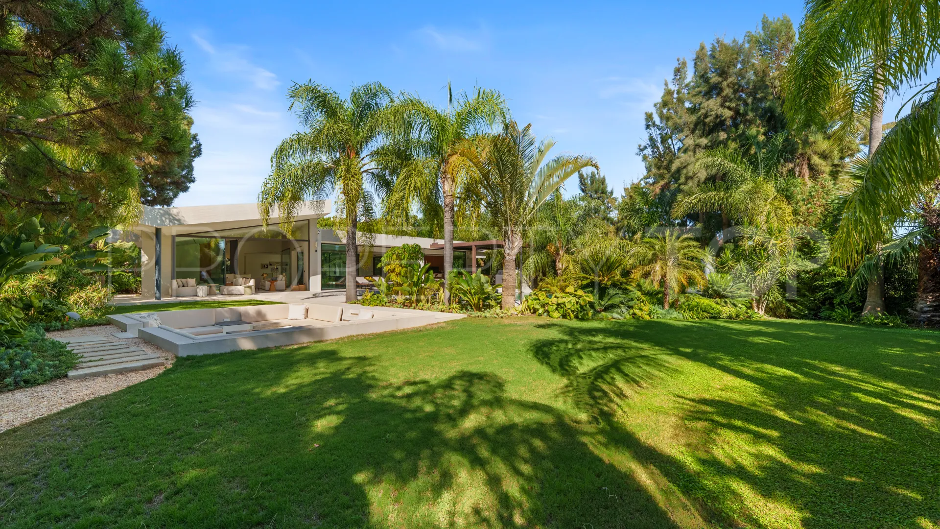 Villa en venta en Las Chapas de 5 dormitorios