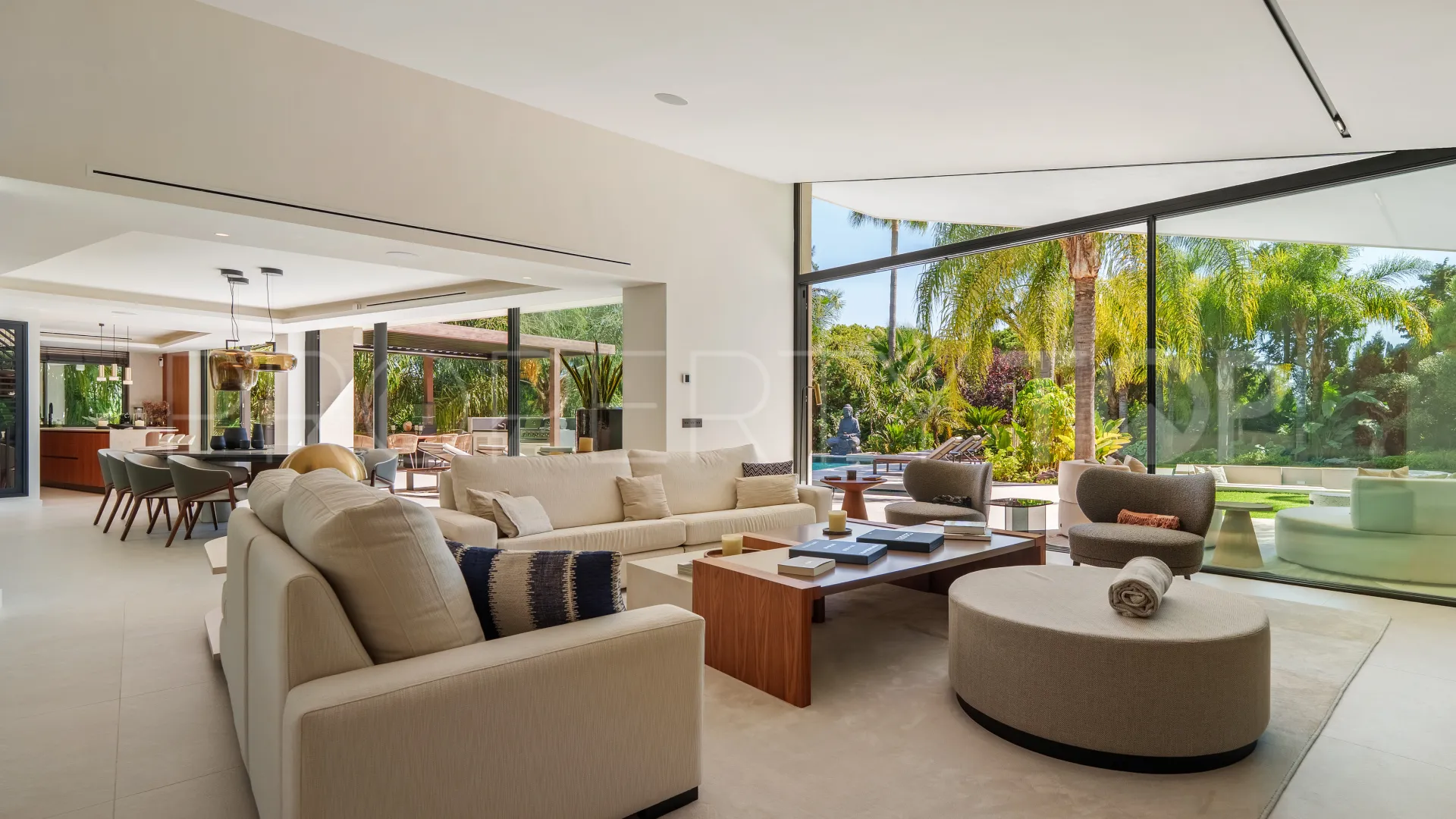 Villa en venta en Las Chapas de 5 dormitorios