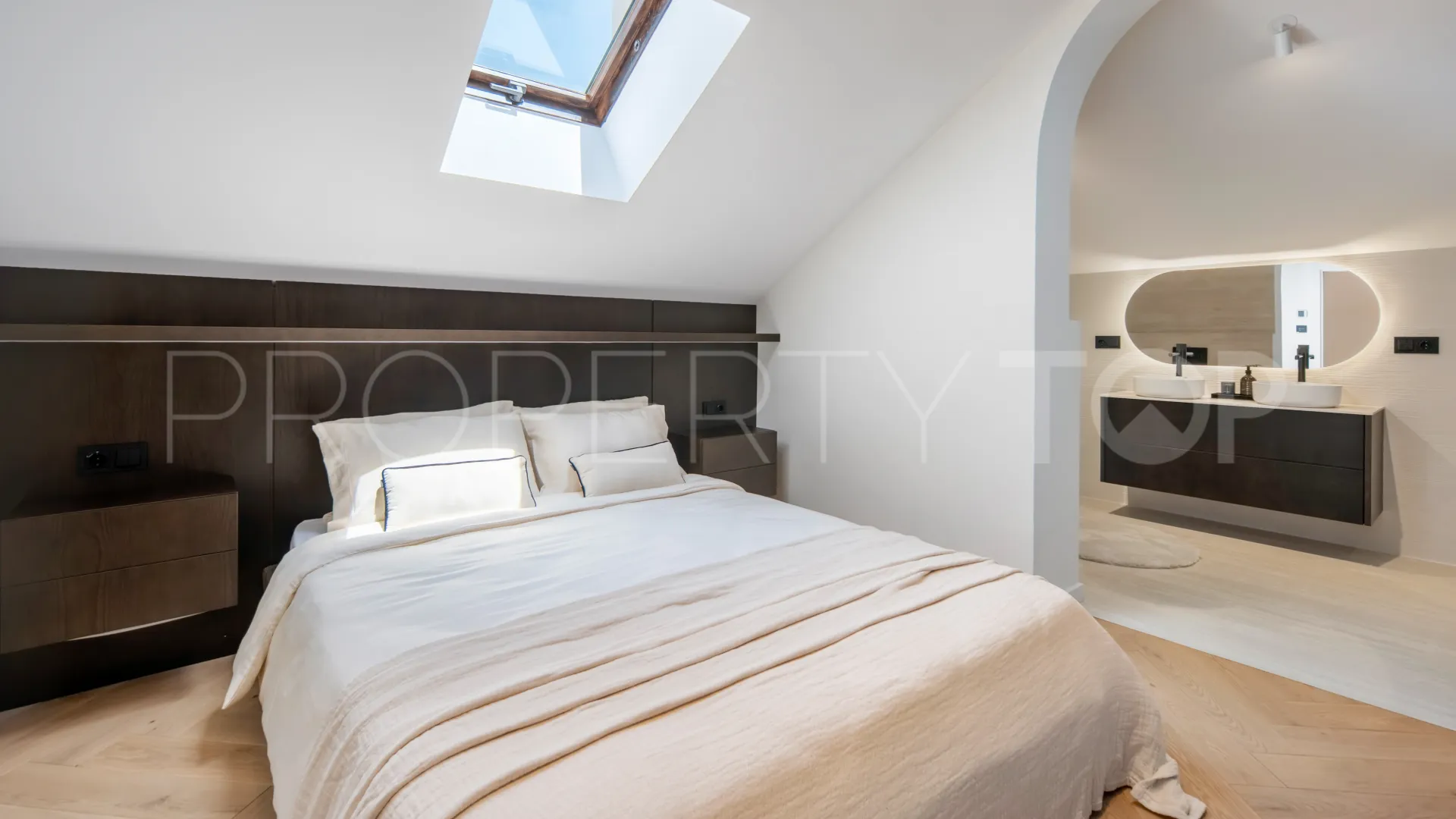 Aloha Hill Club, atico duplex a la venta