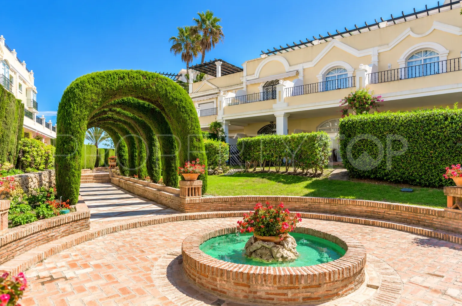 Apartamento planta baja en venta en Aloha Gardens