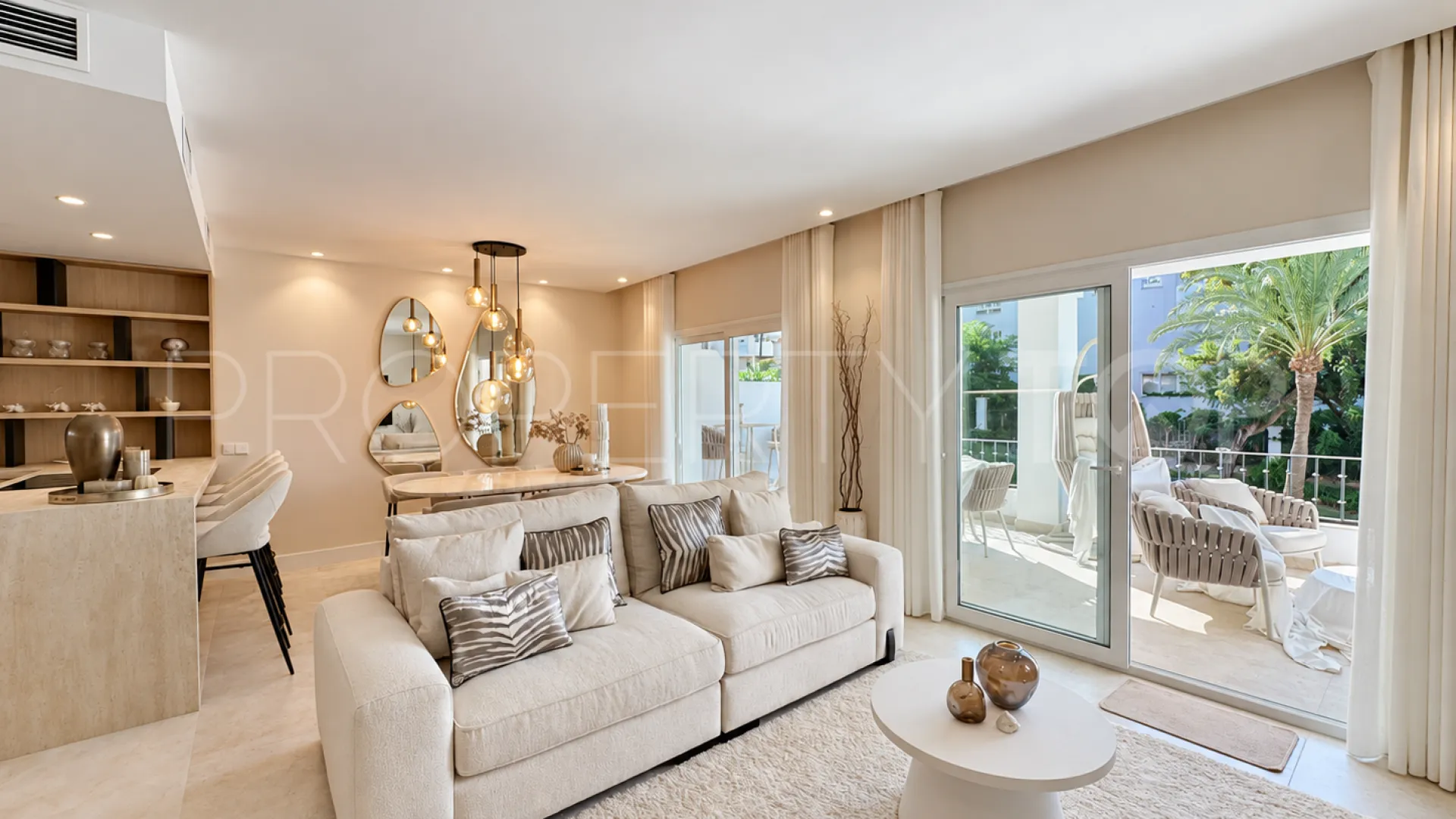 Atico duplex en venta en Aloha Gardens