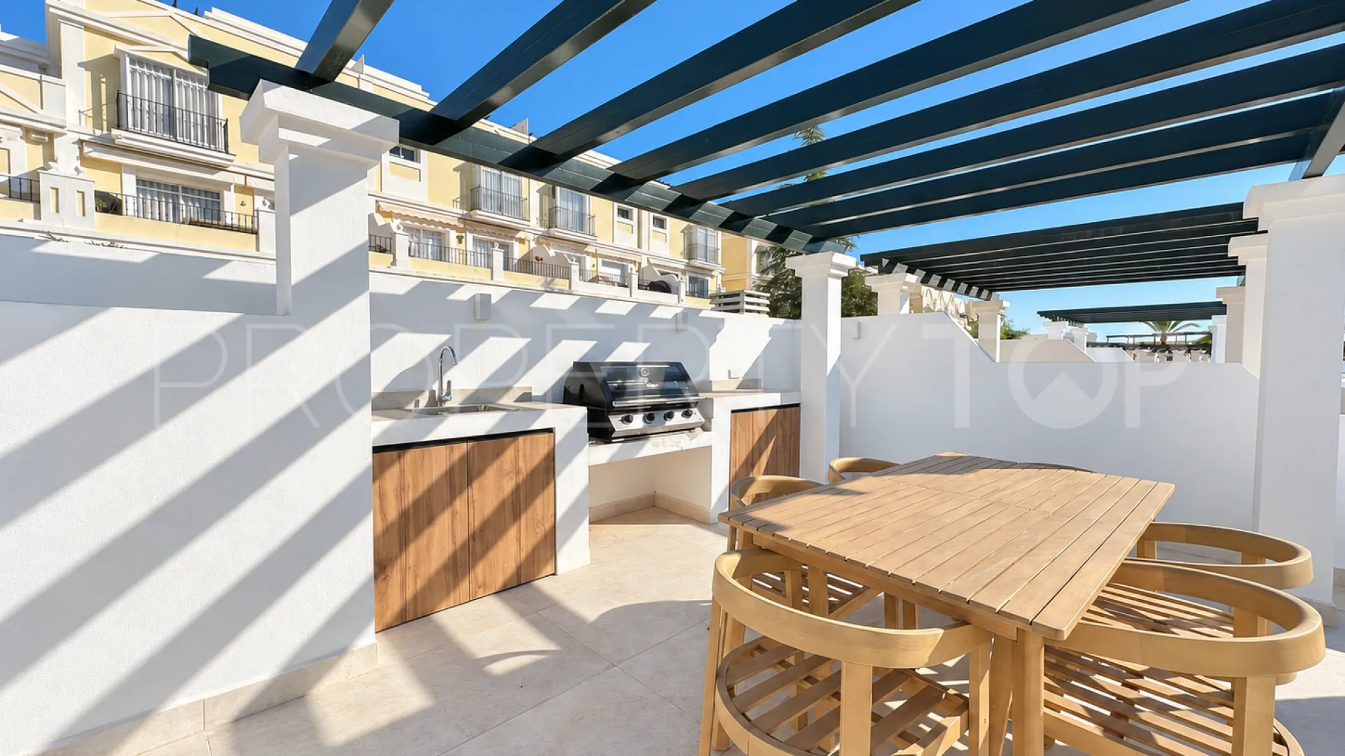 Atico duplex en venta en Aloha Gardens