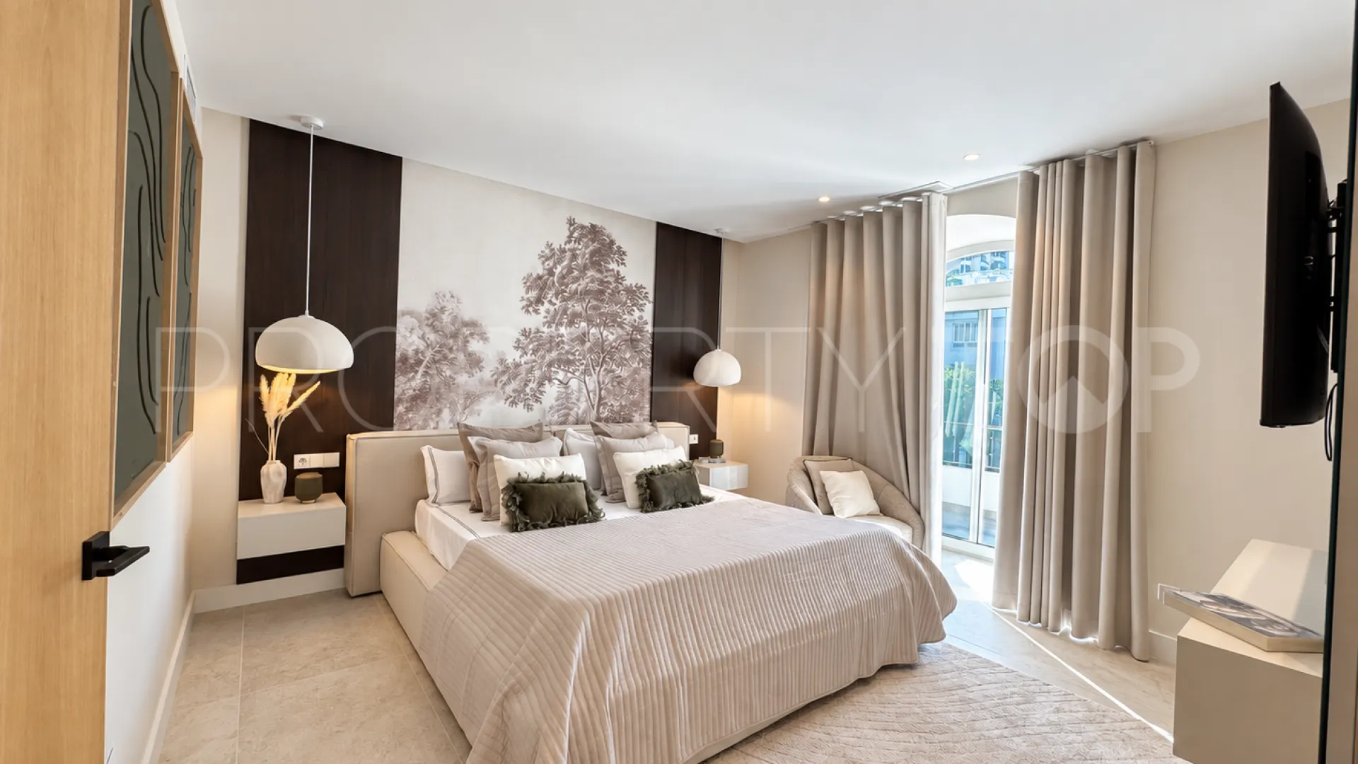 Atico duplex en venta en Aloha Gardens