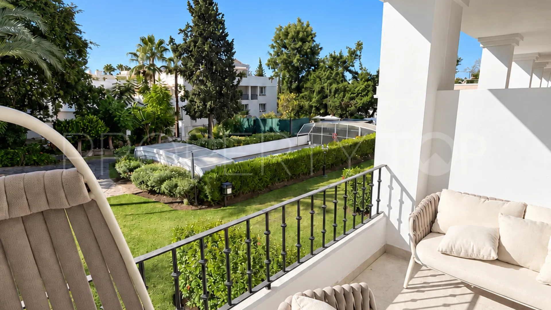 Atico duplex en venta en Aloha Gardens