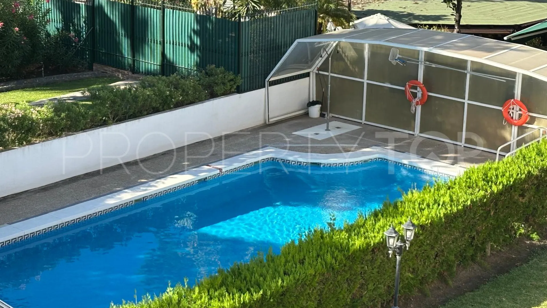 Atico duplex en venta en Aloha Gardens