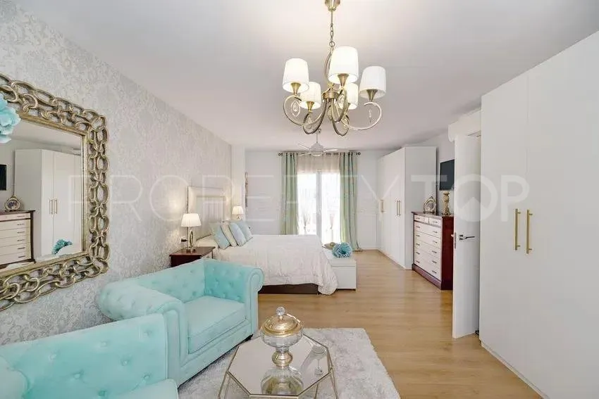 Semi detached house with 6 bedrooms for sale in San Pedro de Alcantara