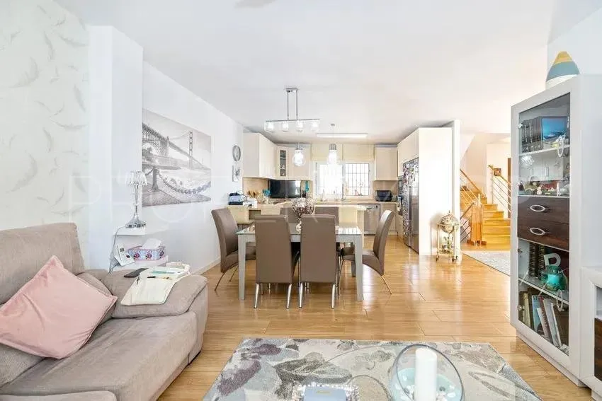 Semi detached house with 6 bedrooms for sale in San Pedro de Alcantara