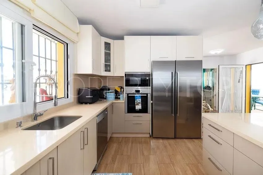 Semi detached house with 6 bedrooms for sale in San Pedro de Alcantara