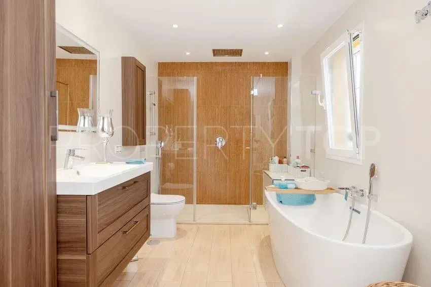 Semi detached house with 6 bedrooms for sale in San Pedro de Alcantara