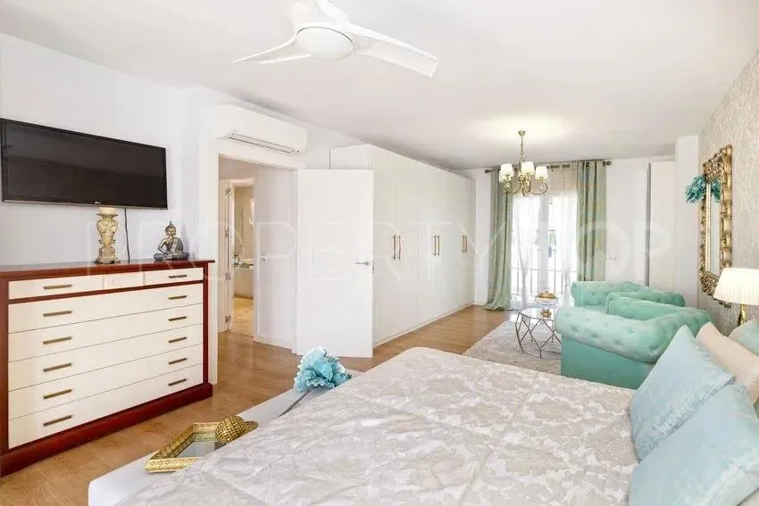 Semi detached house with 6 bedrooms for sale in San Pedro de Alcantara
