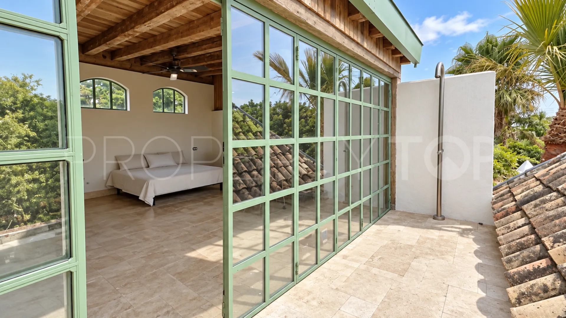 For sale 4 bedrooms chalet in Bello Horizonte