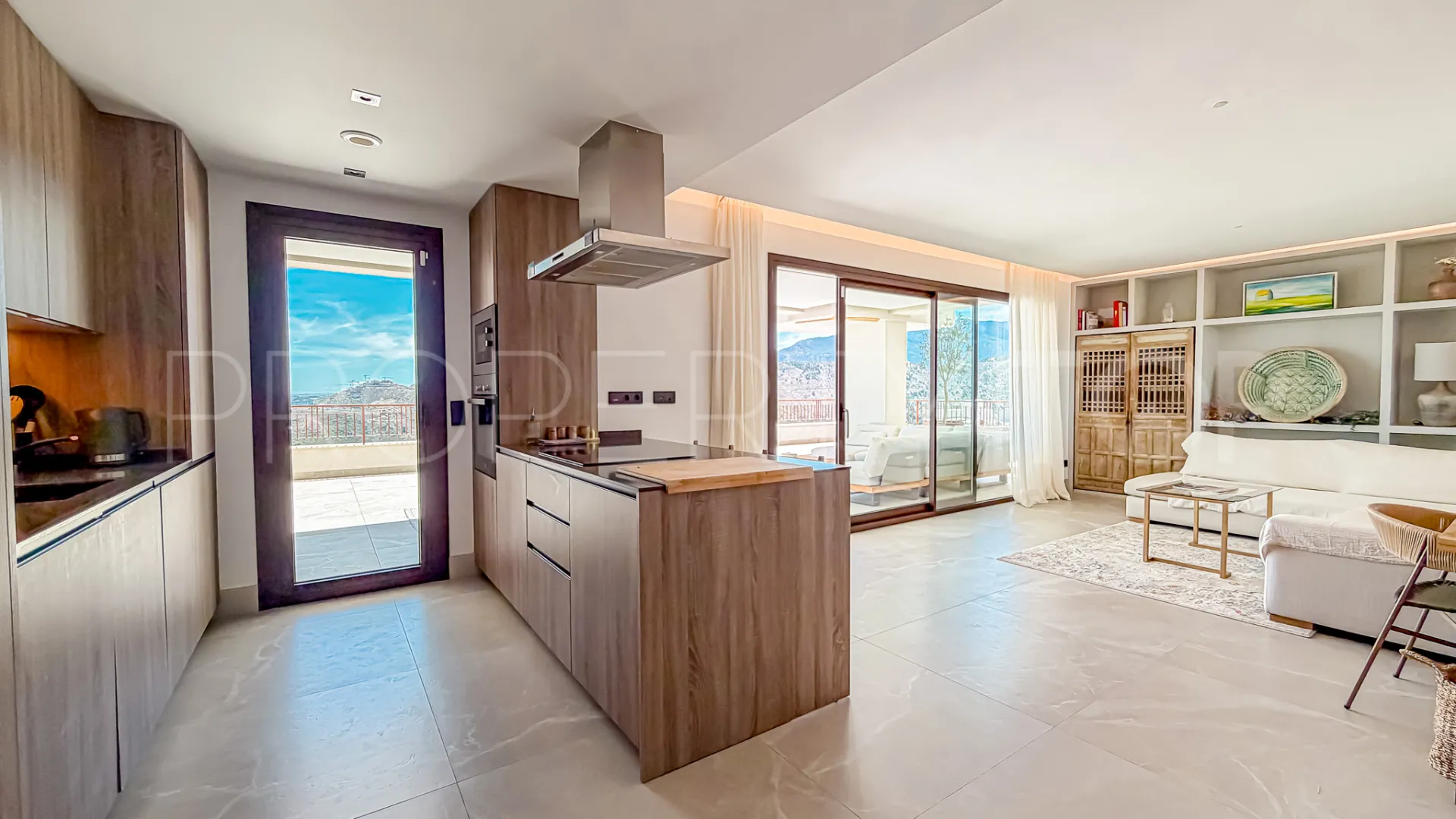 Apartamento de 3 dormitorios en venta en Almazara Hills