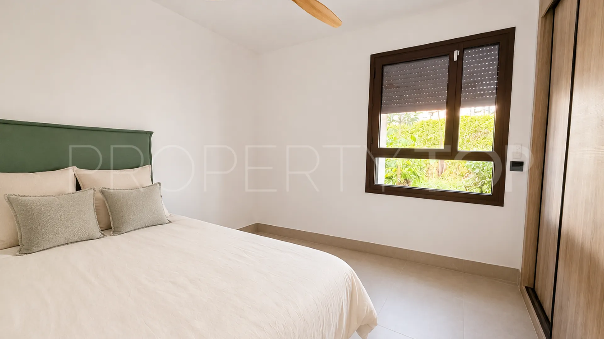 Apartamento de 3 dormitorios en venta en Almazara Hills
