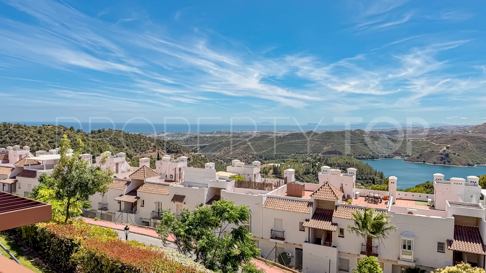 Apartamento de 3 dormitorios en venta en Almazara Hills