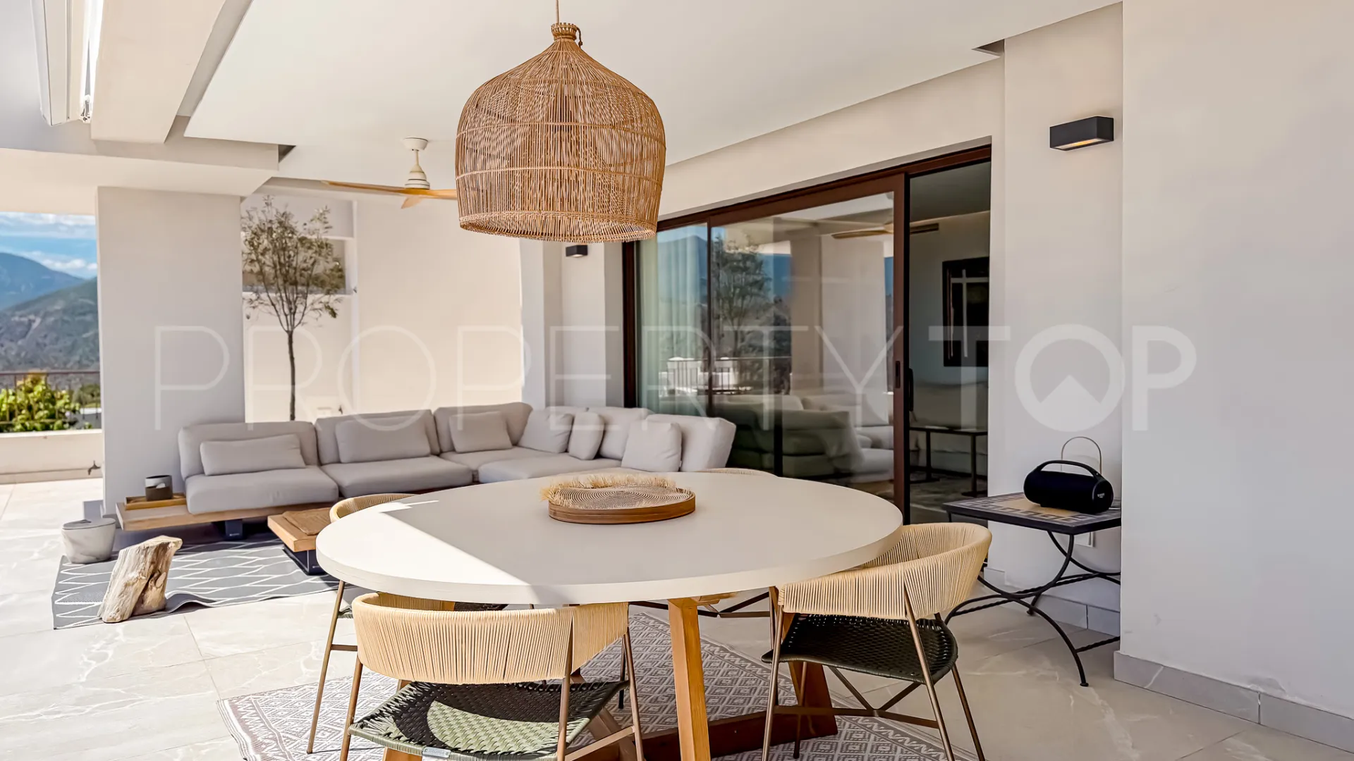 Apartamento de 3 dormitorios en venta en Almazara Hills