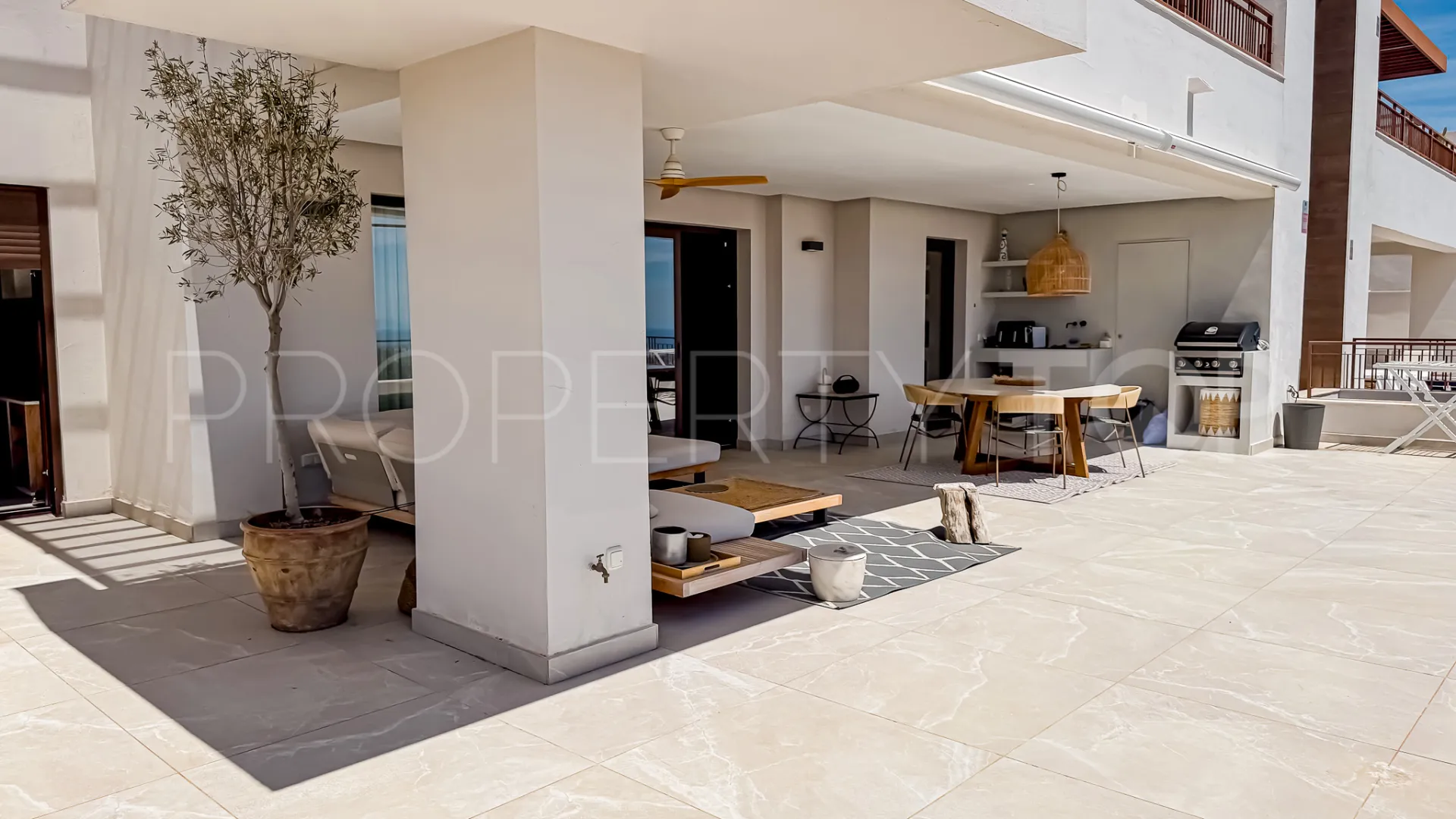 Apartamento de 3 dormitorios en venta en Almazara Hills