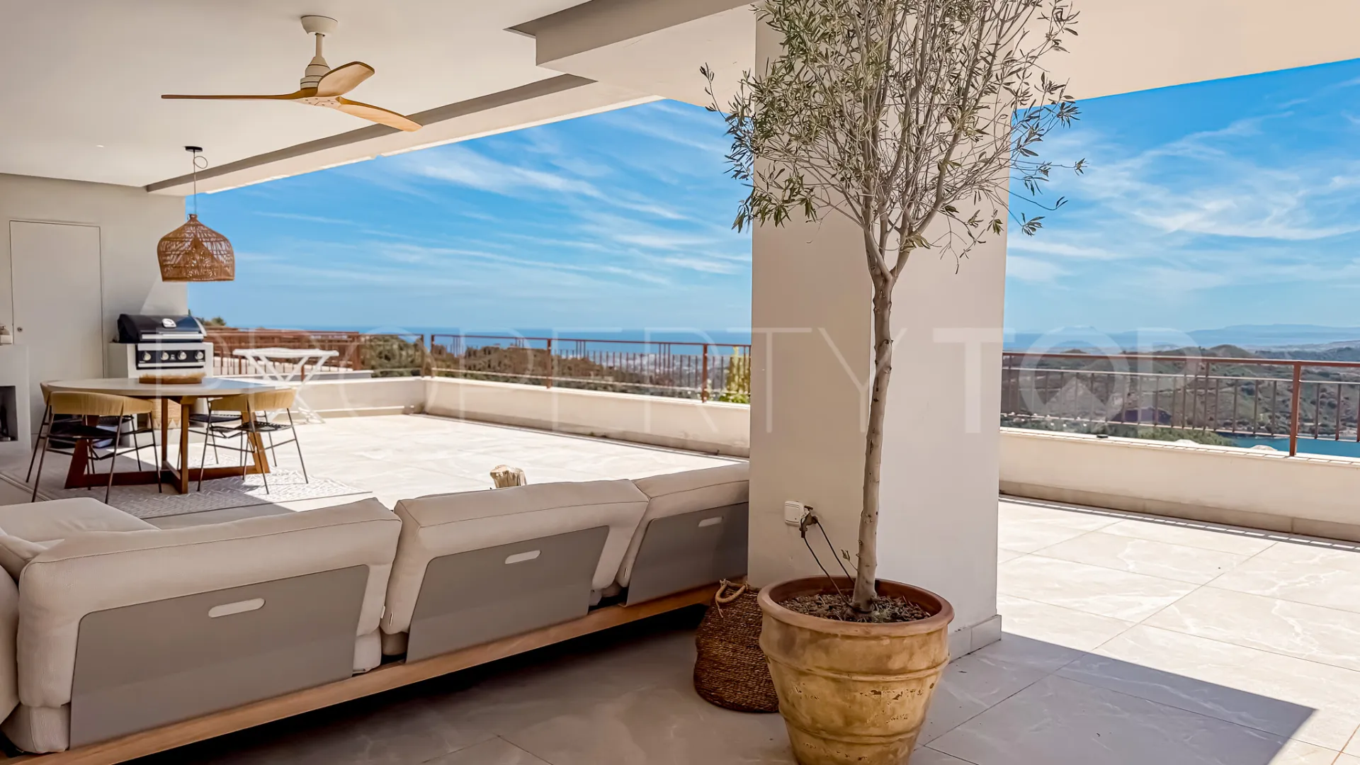 Apartamento de 3 dormitorios en venta en Almazara Hills
