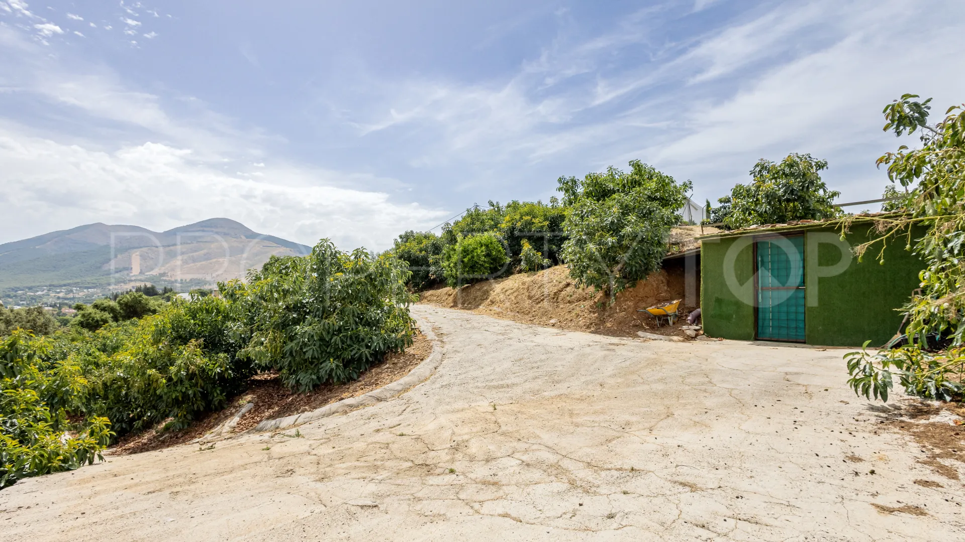 For sale villa with 3 bedrooms in Alhaurin el Grande