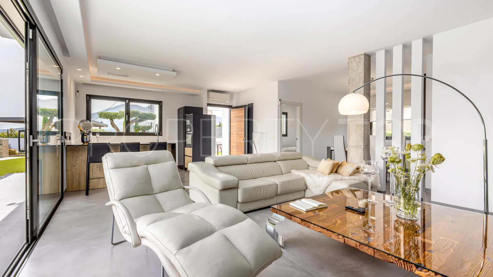 For sale villa with 3 bedrooms in Alhaurin el Grande