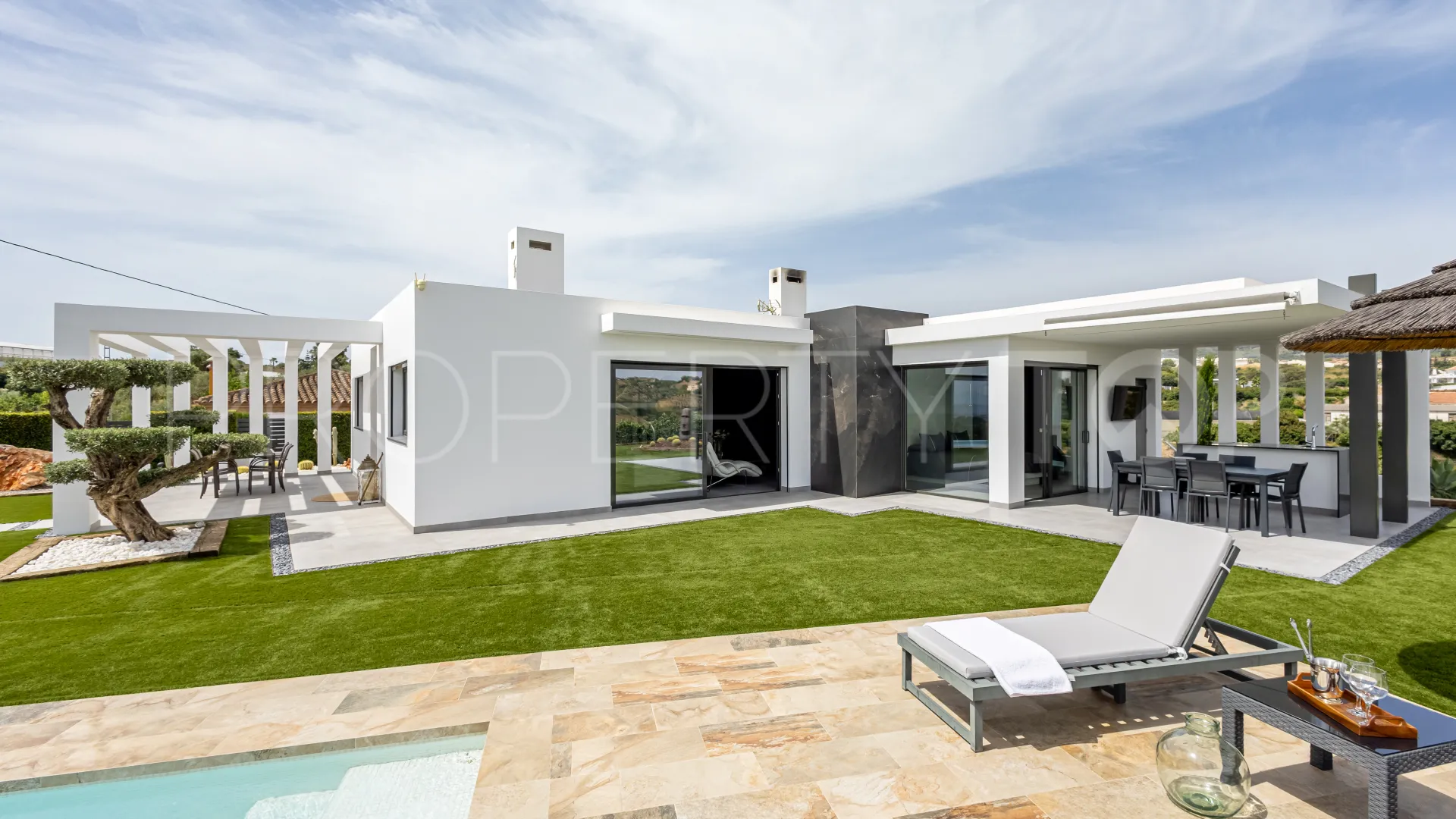 For sale villa with 3 bedrooms in Alhaurin el Grande