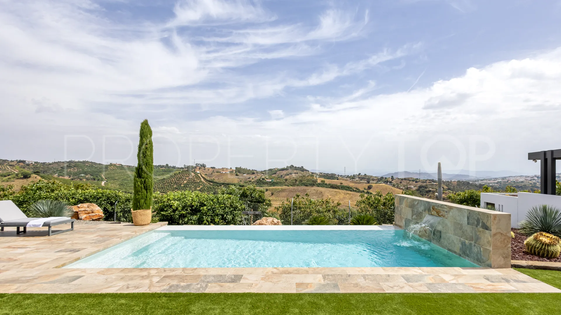 For sale villa with 3 bedrooms in Alhaurin el Grande