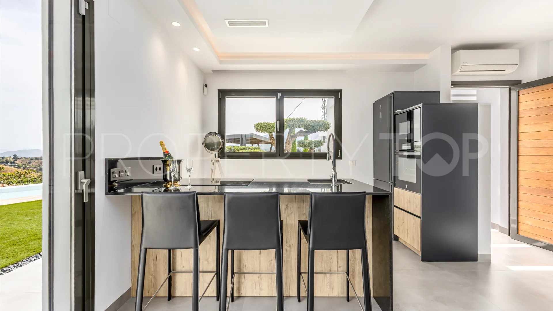 For sale villa with 3 bedrooms in Alhaurin el Grande