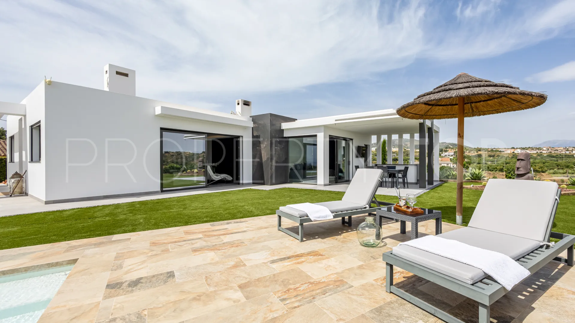 For sale villa with 3 bedrooms in Alhaurin el Grande